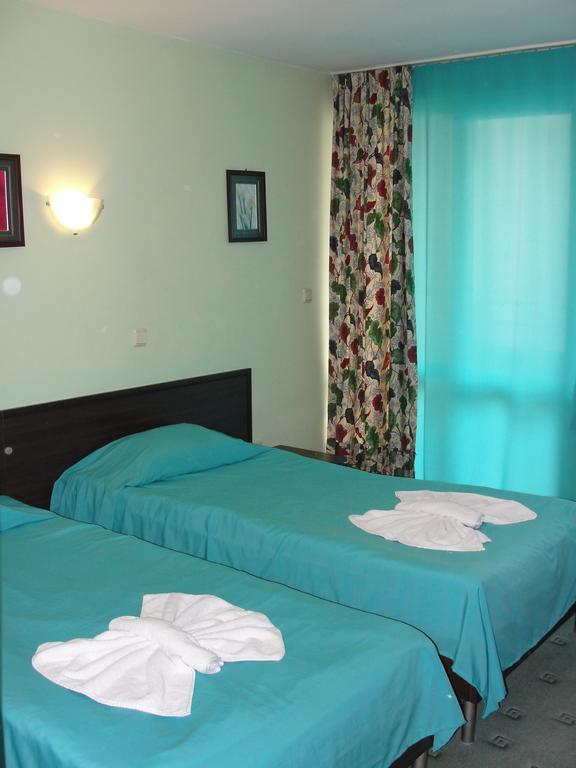 Hotel Biju Бургас Номер фото