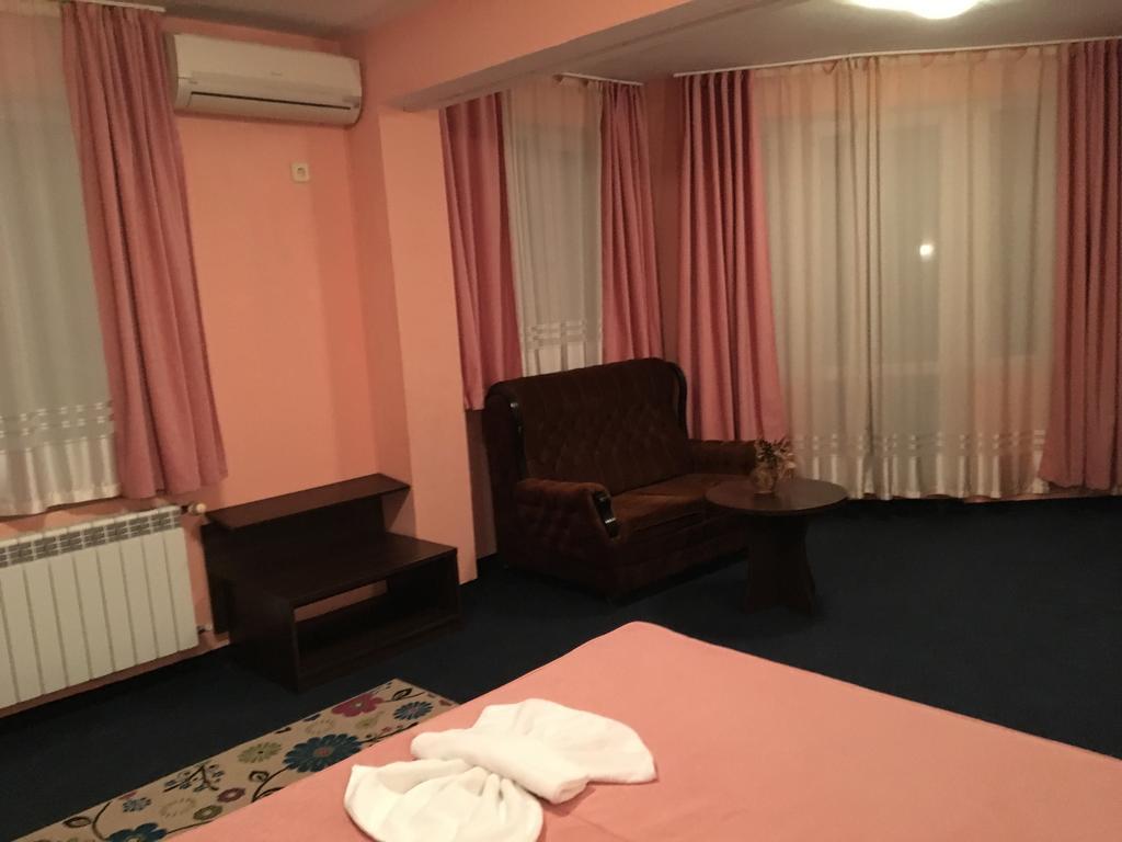 Hotel Biju Бургас Экстерьер фото